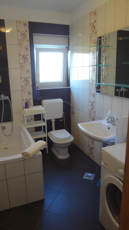 Apartments Laura I Angelina Tribalj Екстериор снимка