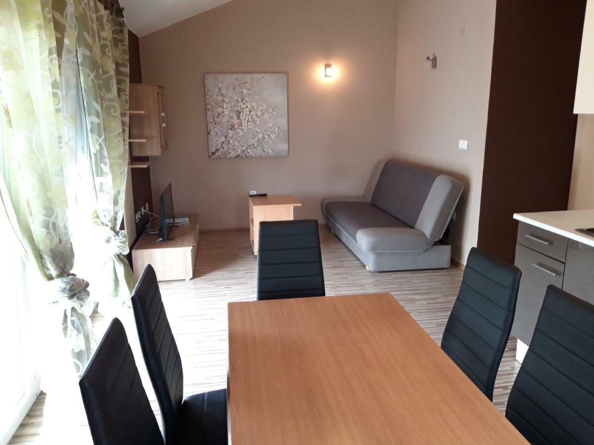Apartments Laura I Angelina Tribalj Екстериор снимка